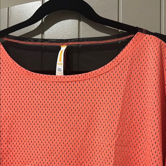 LUCY Athletic Mesh Top L - Picture 2 of 9